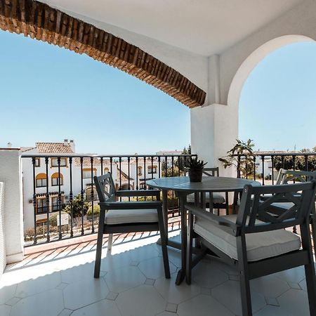 Sitio de Calahonda Spacious 2-Bedroom Apartment With Free Parking מראה חיצוני תמונה