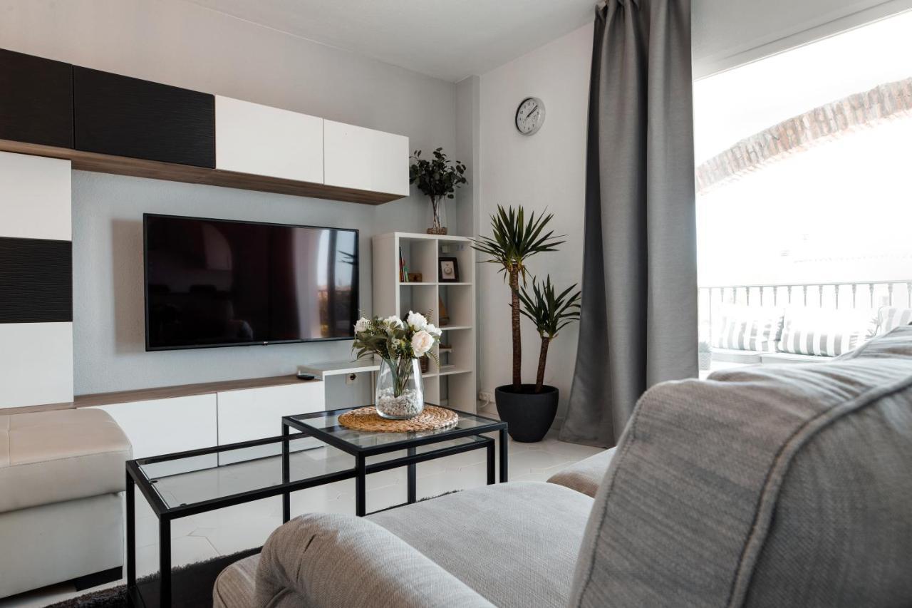 Sitio de Calahonda Spacious 2-Bedroom Apartment With Free Parking מראה חיצוני תמונה