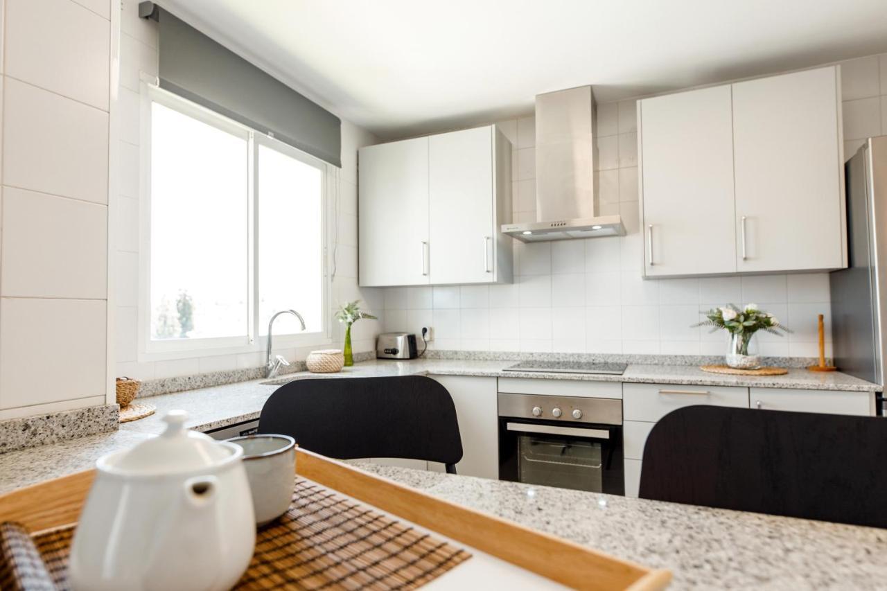 Sitio de Calahonda Spacious 2-Bedroom Apartment With Free Parking מראה חיצוני תמונה
