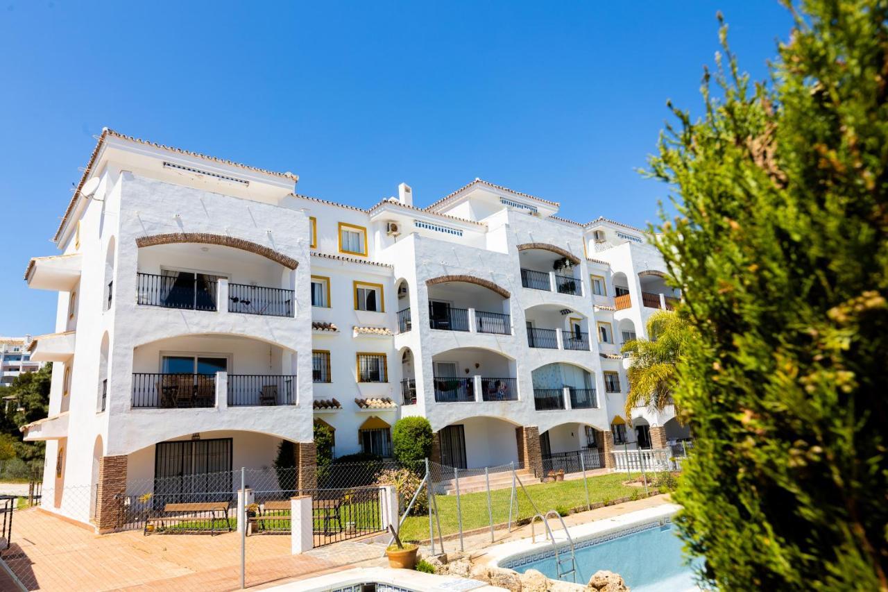 Sitio de Calahonda Spacious 2-Bedroom Apartment With Free Parking מראה חיצוני תמונה
