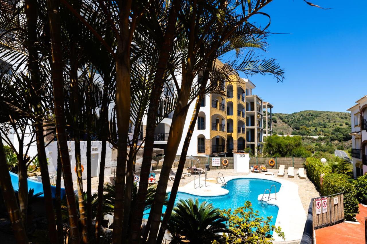 Sitio de Calahonda Spacious 2-Bedroom Apartment With Free Parking מראה חיצוני תמונה
