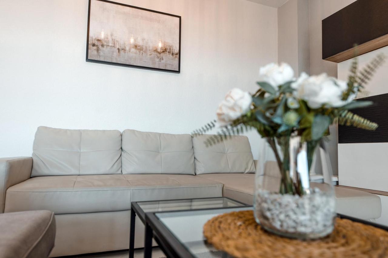 Sitio de Calahonda Spacious 2-Bedroom Apartment With Free Parking מראה חיצוני תמונה