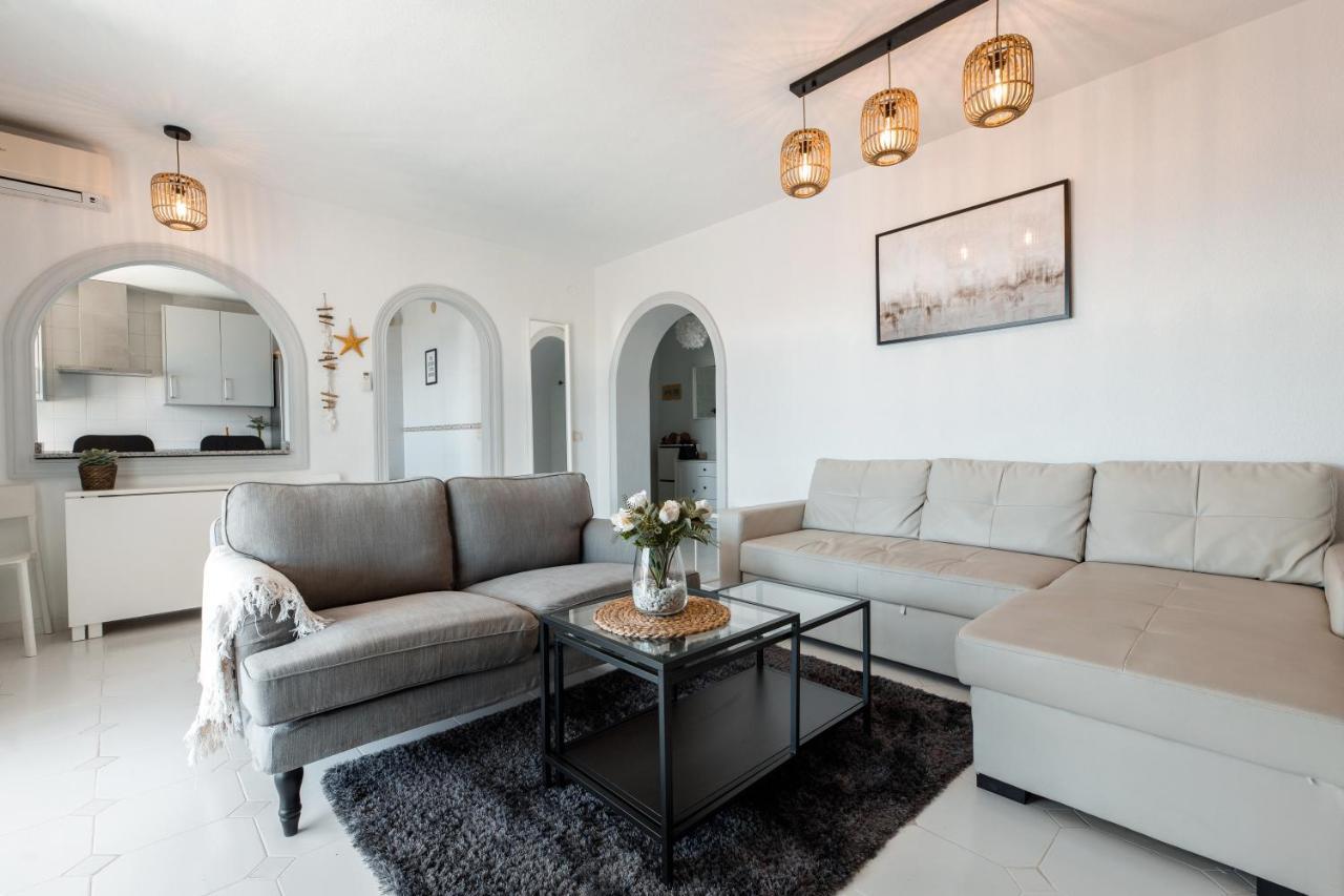 Sitio de Calahonda Spacious 2-Bedroom Apartment With Free Parking מראה חיצוני תמונה