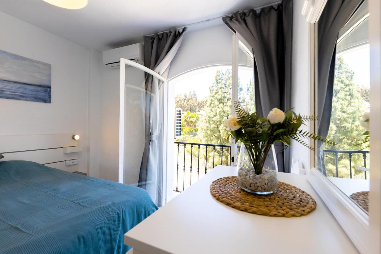 Sitio de Calahonda Spacious 2-Bedroom Apartment With Free Parking מראה חיצוני תמונה