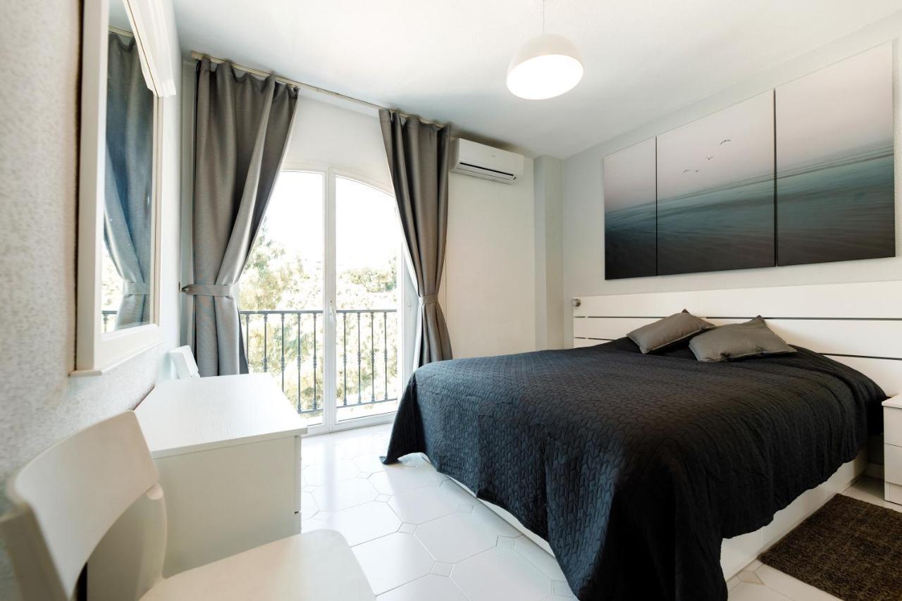 Sitio de Calahonda Spacious 2-Bedroom Apartment With Free Parking מראה חיצוני תמונה