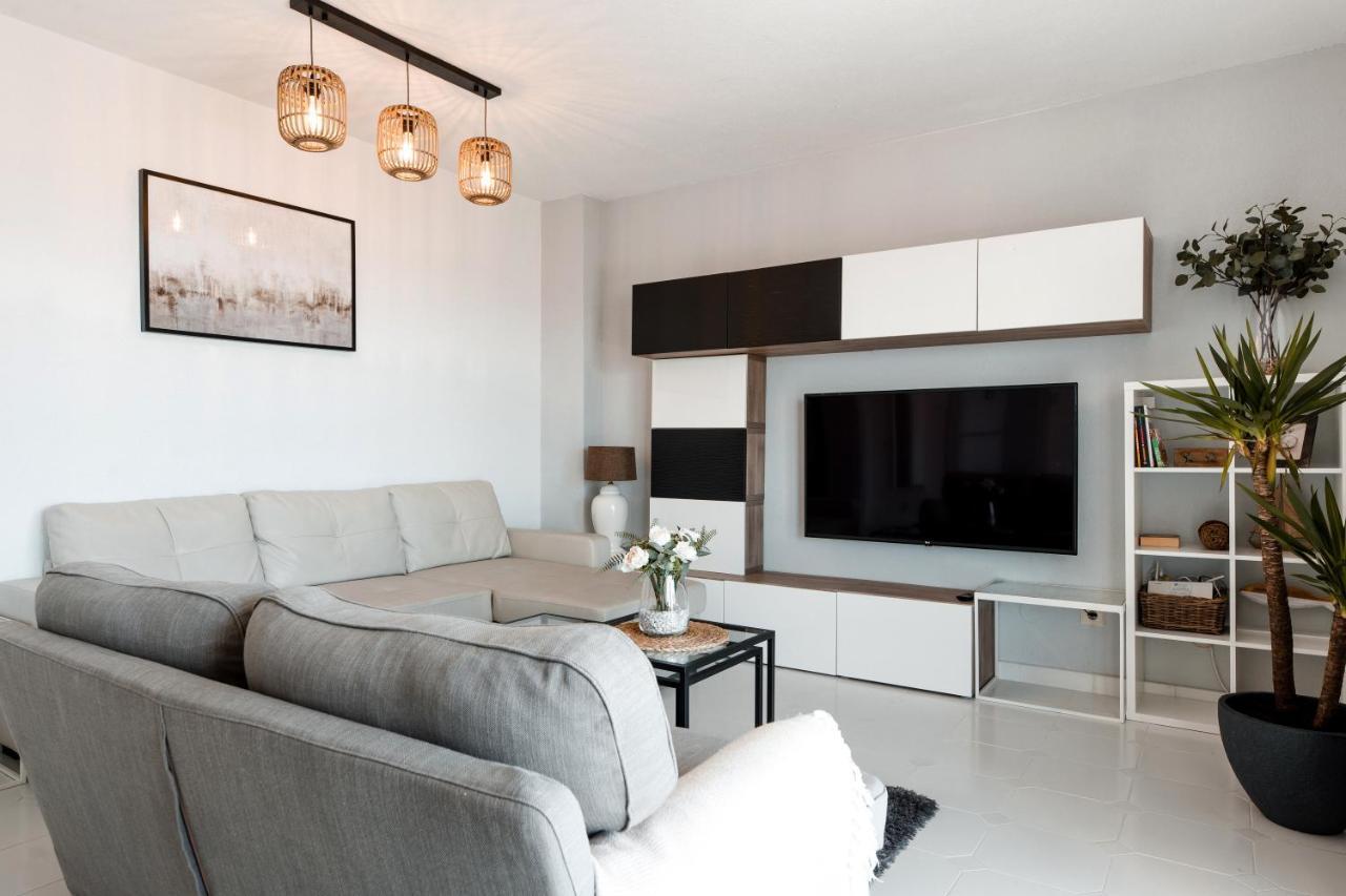 Sitio de Calahonda Spacious 2-Bedroom Apartment With Free Parking מראה חיצוני תמונה