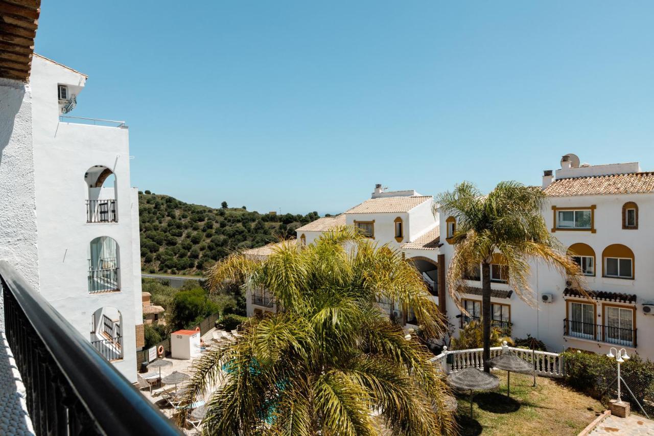 Sitio de Calahonda Spacious 2-Bedroom Apartment With Free Parking מראה חיצוני תמונה